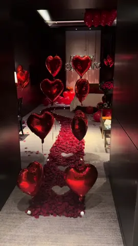 The best birthday she’s ever had 🥹❤️ #fyp #hoteldecor #balloondecor #birthday #giftideas #datenight 