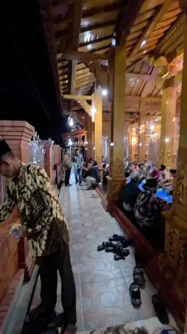syukur alhamdulillah gusti 🤲🙏#masyaallahtabarakkallah #alhamdulillah #jihan1720 #rumahjoglo #rumahkayujati #rumahkayu #groboganhits✨ #purwodadigrobogan #purwodadi #ramadhan2025 #purwodadigrobogan 