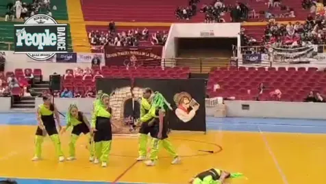 #camana #newpeople #camana_arequipa🏖️🏖️ #hiphopdance #fusionperuana #baileurbano #milenawarthon #dancersoftiktok #bailarines #alumnos #warmisitay 