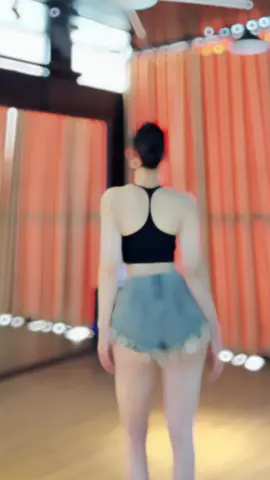 Cuộc đời dài lắm, cũng chỉ có bấy nhiêuuuuu thoyyyy #Bdance 