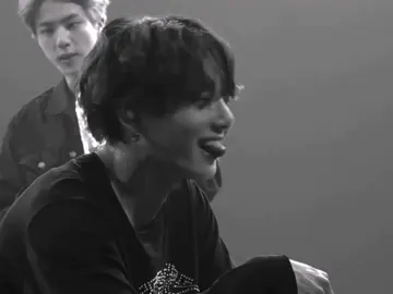 والله ده خوفني😂💖.  #jungkook #kimtaehyung #v #armybts #bts_official_bighit #viral #fyp 