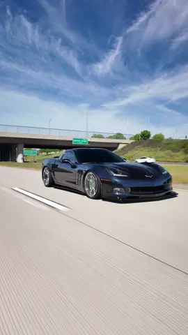Chrome hittin on this vette  . . . . . #corvette #chevorletcorvette #corvettez06 #corvettelifestyle #vette #vettechsoftiktok #carsoftiktok #fypシ #exp @Elchuy_MF 