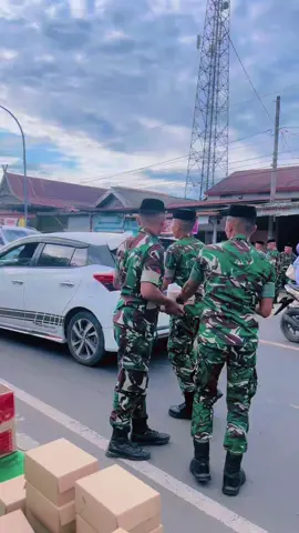 Berbagi takjil di bulan ramadhan #viraltiktok #CapCut #persitkartikachandrakirana #lebaran2025 #ldr #fyppppppppppppppppppppppp #lewatberandafyp #fyp 