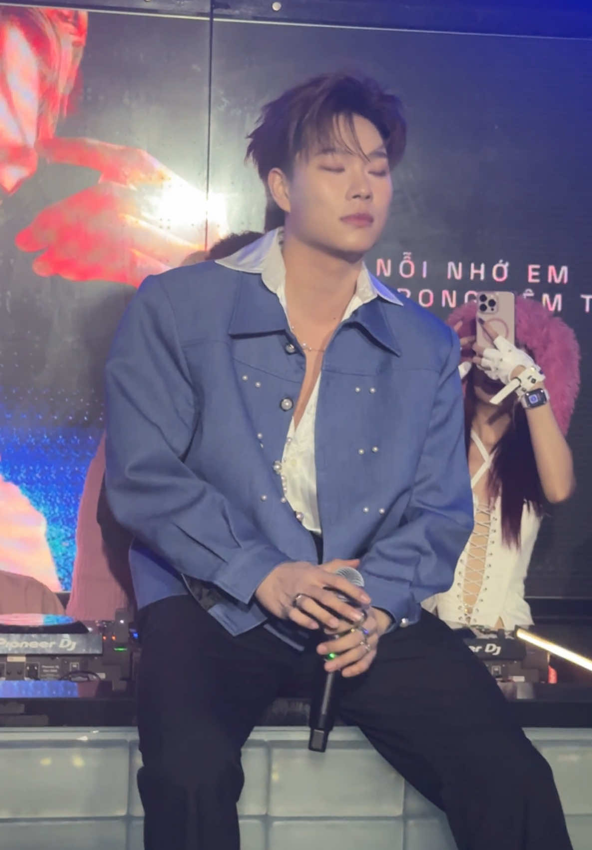 5s trước 🌝: cái này nó hơi cao với khả năng của mình  5s sau đã ngồi trên bàn DJ 🎶@Dương Domic  #duongdomic #matketnoi #xuhuong #viral 