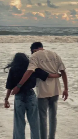 You : Me 🫀 & Beach 🥹🌊 @> 𝐒 🫀💸 #sunset #beach #loveyou #CapCut #foryou #viral #foryoupage #viralvideo #fypシ゚ 