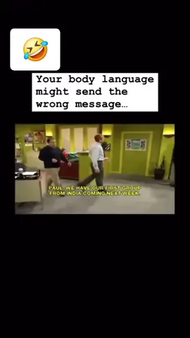 😂😂😂😂😂 #hithere #insult #shakehands #waving #funnyfuuny #comedia #bodylanguage #wrong #message #fyp 