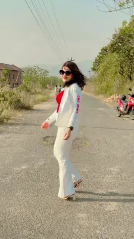 #tumsemilke @Srijana Basnet @neesha @✨🚩🚩 #yehalkyakare #bataooo🙃😝 🫣 #🧿🧿 #creatorsearchinsights #loveyourself❤️ 