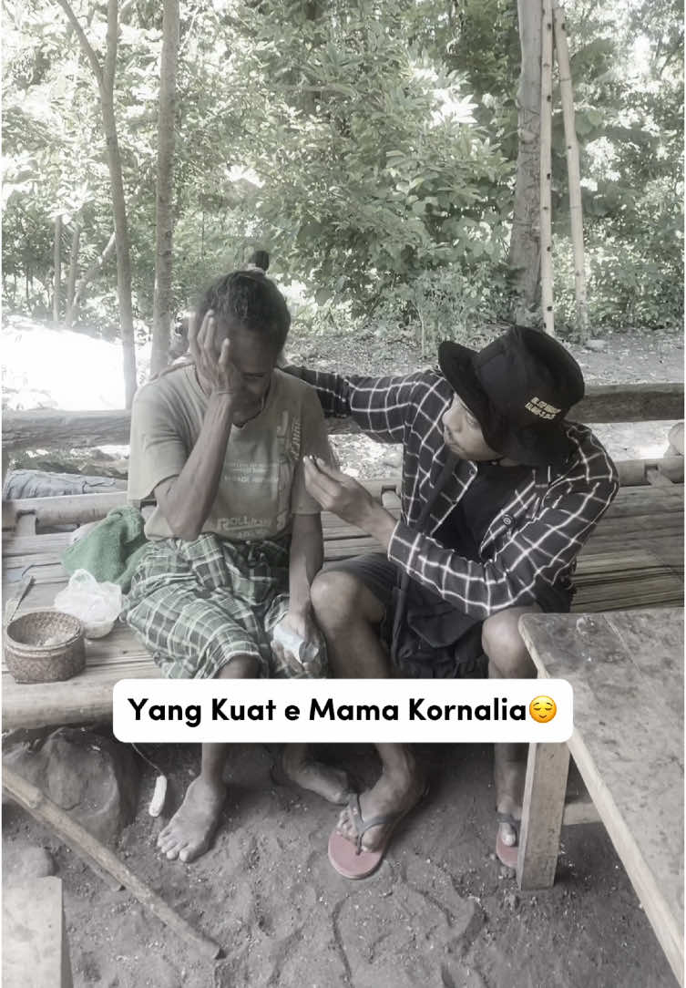 Terima kasih orang baik, 1 juta untuk biaya pendidika anaknya 💔🥹 #timorpride🏝🔥 #sedihbanget😭😭😭 #kalabahi❤️🌈alor🌈ntt #vyp #timorpride🏝🔥 #viraltiktok #patahhati💔💔 #berbagikebaikan #alor #opendonasi #pejuangrupiah #trending 