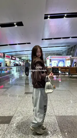 OOTD 🍬 @Whenever.Atelier airport fitcheck 🧃 guess where im going (again) 😆 #OOTD #outfit #fitcheck #xuhuong #trending #viralvideo #nikotran  