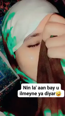 #Gabar ninla'aan u ooyneysa. #viralvideo  #foryou #trending #fyp