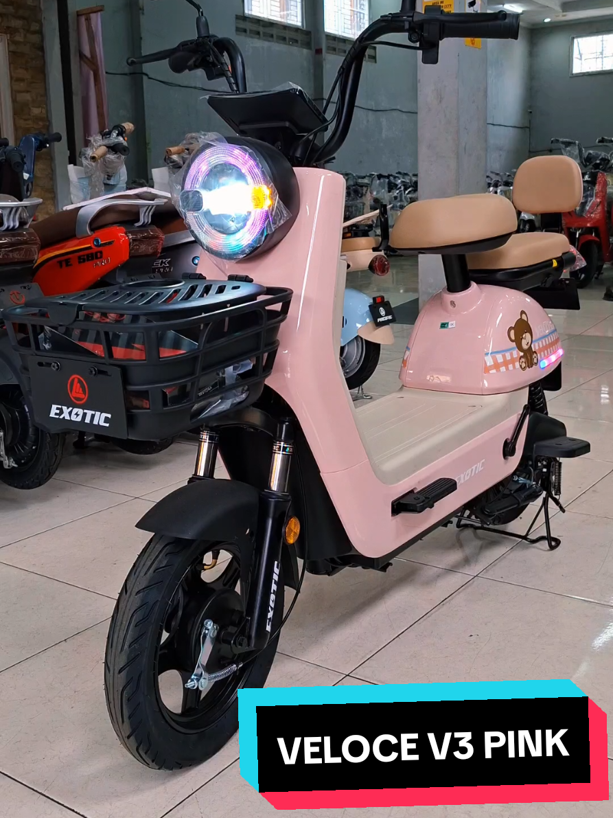 Exotic Veloce V3 Pink, Sepeda listrik dengan desain yang imut dan lucu ini sangat cocok buat kamu yang sedang mecari sepeda listrik #sepedalistrikindonesia #sepedalistrikberbagi #sepedalistrik #sepedalistrikmurah #fyp #CapCut #sepeda 