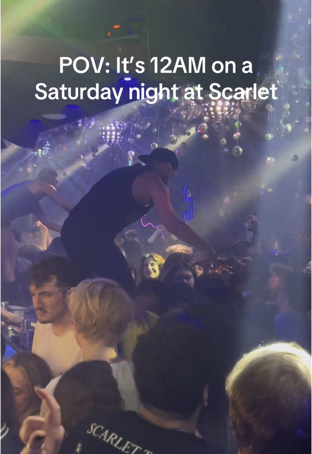 Free fireball shots every weekend 🙌🏽 #wlw #chicago #gay #gaytiktok #lesbiansoftiktok 