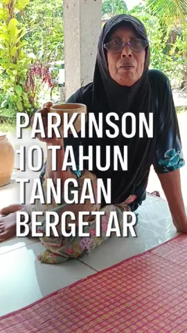 Testimoni kami dapat di Selatan Thailand, Satun yg beliau sakit Parkinson 10 tahun sudah. Tangan beliau selama ini bergetar dan video menunjukan pengalaman selepas satu jam minum Amino9. #amino9 #anine #superfood #superfoodglobal #superfoodmy #apabilatidakmungkinjadimungkin #strokerecovery #amazingproduk #strokesurvivor #bypassjantung #kebas #kebaskaki #kebastangan #kebaskakitangan #naturalproducts #diabetes #kencingmanis #retinopati #stroke #kurangsakit #parkinson #parkinsonsdiesease #parkinsondisease