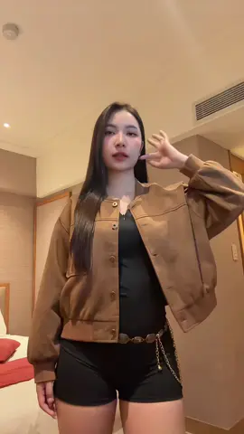 💸💸 In Taiwan 🇹🇼 #hotellobby #ธนบัตร #เที่ยวไต้หวัน #เต้นกับจูน❤️ #เพลงฮิตtiktok #apex1 #ธนบัตรchallenge #hotellobbychallenge 