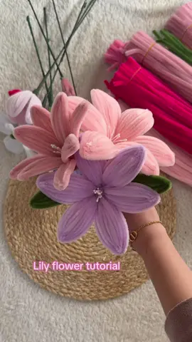Lily flower tutorial 💕 #handmadeflowers #fuzzywireflowers #pinkflowers #lillies #pipecleaners #flowers #blooming_floralbym 