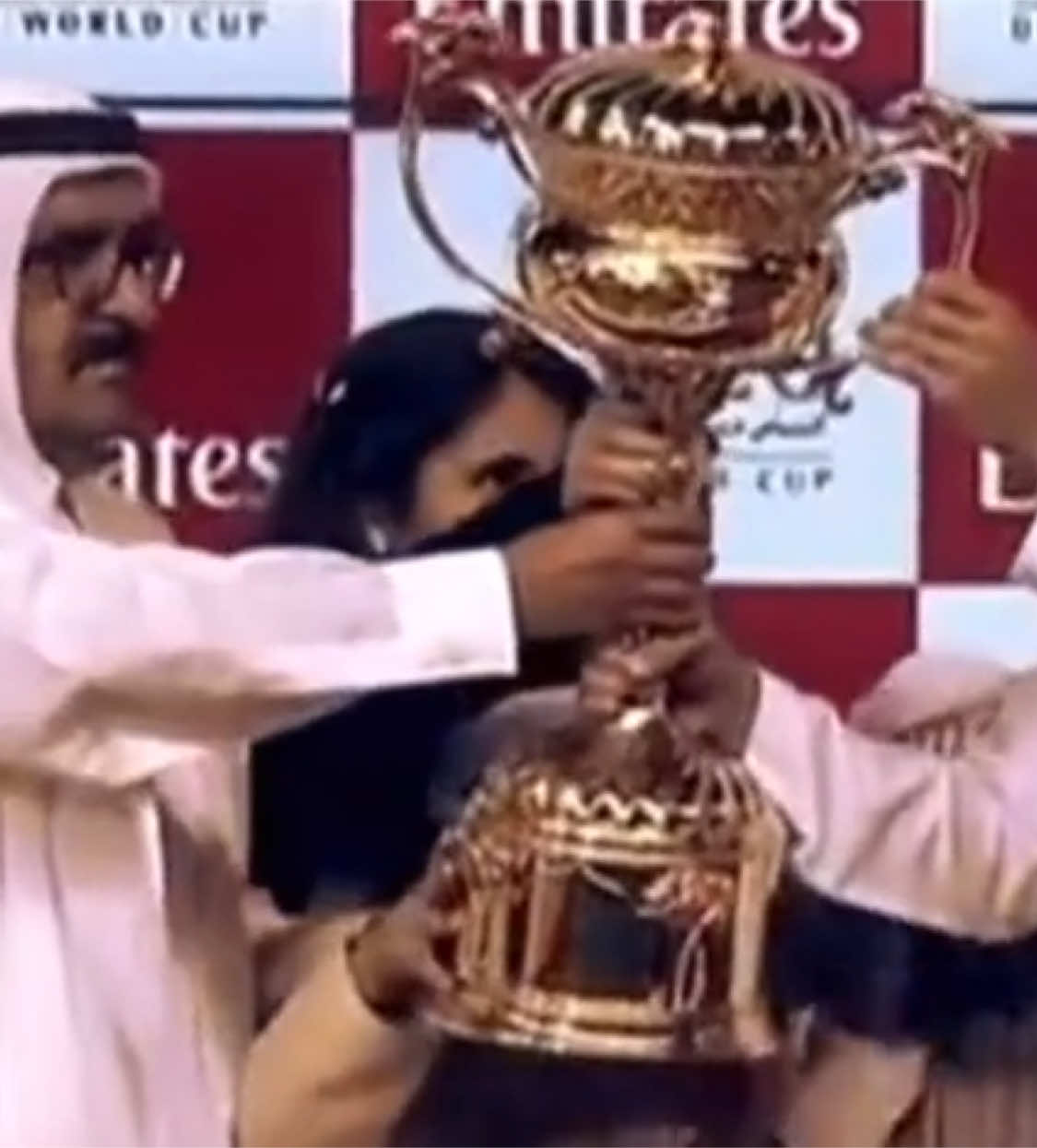 الكاس في ند الشبا 🏆🤍 #almaktoum #dubai #محمد_بن_راشد #حمدان_بن_محمد#كأس_دبي_العالمي #ند_الشبا 