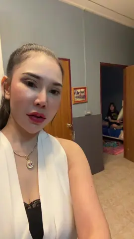 เธอโยกอยู่ในคลอง มันร้องแบบนี้ใช้มััย