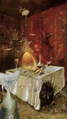 La obra de Leonora Carrington, nacida el 6 de abril de 1917, es tan compleja como las escenas y personajes fantásticos que creó. En 1942 llegó a México, donde encontró el oasis para desarrollar su obra y consolidarse como una de las artistas más influyentes del siglo XX en el movimiento surrealista y del arte creado en el país.