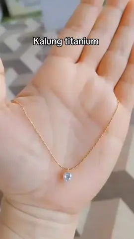 Kalung titanium, anti karat , awet di pakai setiap hari    #kalungtitanium #antikarat #murahberkualitas #travelhematramadan #fyp 