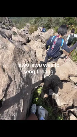 Tenang ae #cemorosewu #gunungindonesia #lawumountain #foryou 