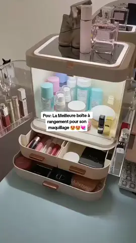 Cette boîte LED est le COFFRE-FORT ULTIME pour vos bijoux & maquillage… et elle brille comme un bijou elle-même ! 💎✨   🌟 POURQUOI VOUS ALLEZ L’ADORER ? ✔ Écran LED sécurisé: Affichez 