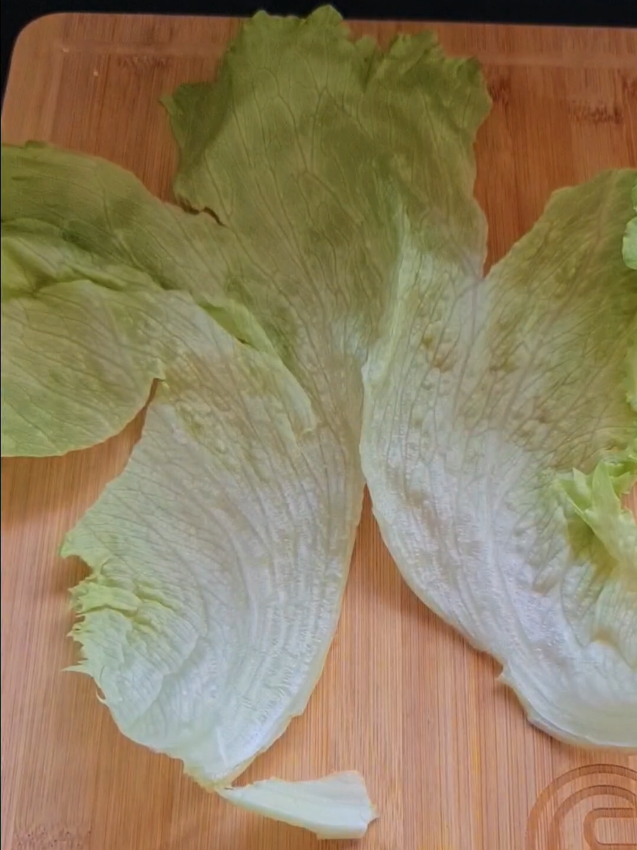 healthiest delicious LETTUCE WRAP #MadeWithLove #foryou #myrecip #letture #letturewraps #lowcalorierecipe #wrap #wrappinghacks #fyp #FoodLover #fyp:viral #tiktokfood #salmonrecipe #omelette #cucumber #avocado 