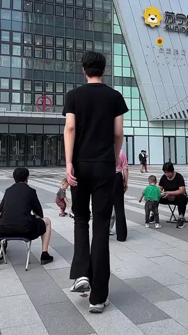 #198cm #198 #taller #china#boy #foryou #抖音 #douyin抖音 #tiktok #fy #fyp #❤️ #2025 