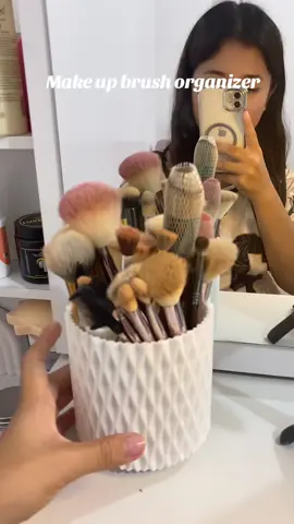 GOSHHH bakla makalat ka! #makeupbrushorganizer #organizer 