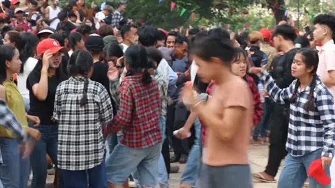 ចាក់ៗ ទាល់តែរាំចឹងបានសប្បាយ🤩🥰#សង្ក្រាន្តឆ្នាំនេះ #ខេត្តឧត្តរមានជ័យ 