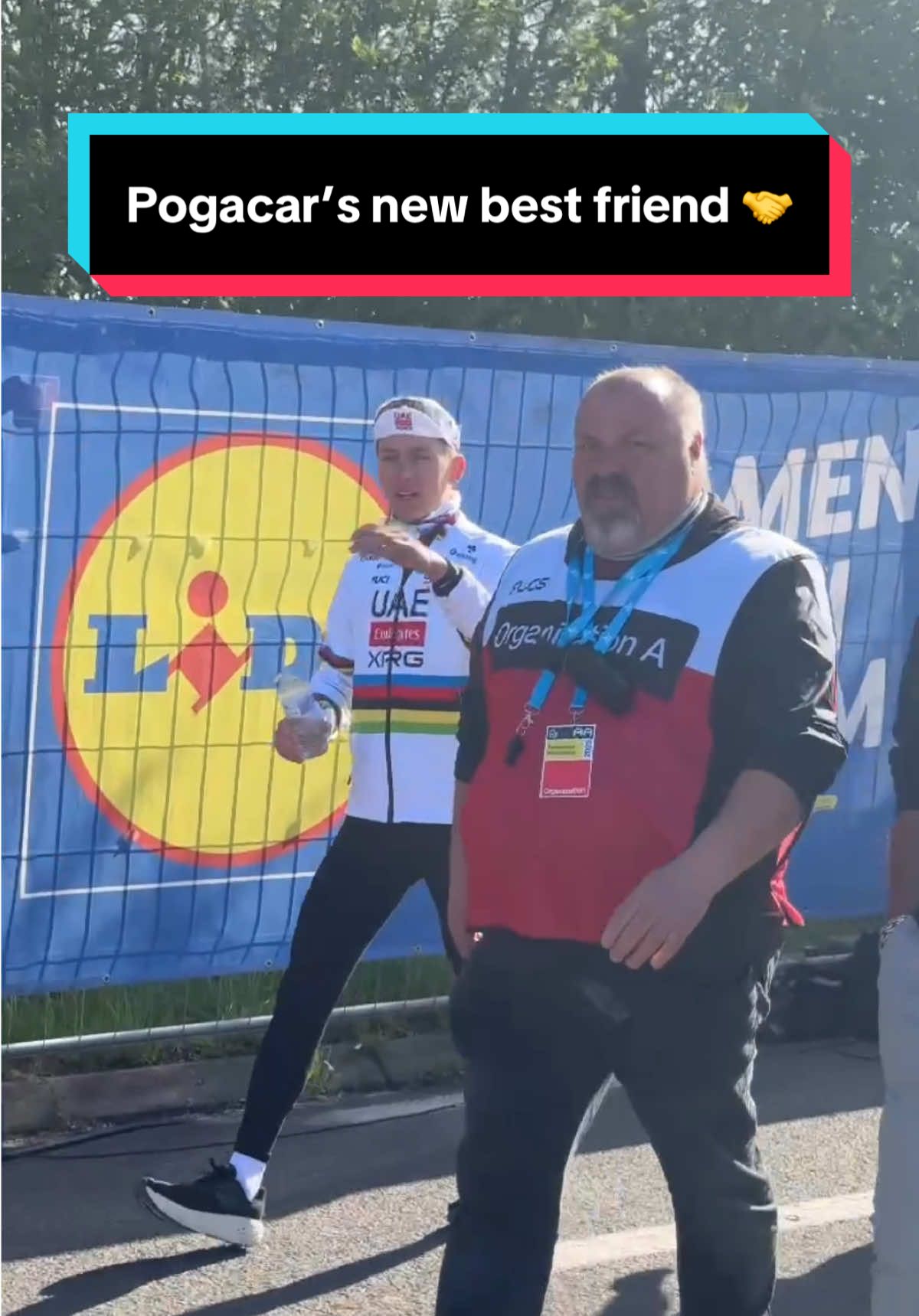 Tadej Pogacar has a new best friend in Flanders 🤝 #flanders #pogacar #cycling 