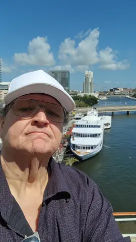 #writersoftiktok #writertok #audiobooktok #boothlife #audiobooks #narrator #voangela #erickacalvert #BookTok #joellesliefroomkin #joelleslie #audiobooksatsea #joellesliefroomkin #narratorlife 