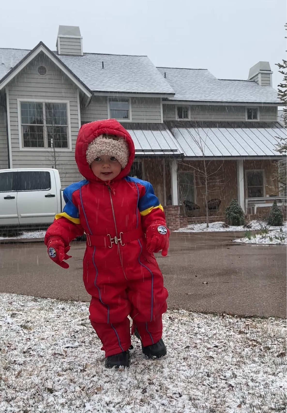These really are the good old days 😭❤️ #goodolddays #family #momanddad #snow #snowday @Dallin and Bella 