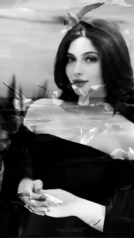 أنتَ البحرُ الذي أغرقني بحُبِّه تعال لنغني معاً لحن المدى أنتَ الموجُ الذي يحملُني إلى  شاطئك تعال لنرقص على ألغام  الهوى أنتَ اللؤلؤُ المختبئُ في  أعماقِك تعال لنبني معًا قصر الأحلام أنتَ الشراعُ الذي يوجهُ سفينتي و لنبحر معاً في بحرِ  العشق أنا النغمةُ التي تعزفُها  أمواجُك  و لنسجل معاً أروع الألحان أنتَ السر الذي يجعلُ البحر ينبضُ بالحياة و سنغني معاً لحنَ الحبِّ الأبدي #نبض_الشمس #_𝑹𝒐𝒔𝒉𝒊𝒏_𝑪𝒂𝒏🎶🎻🧡🎻🎶 #تصاميم_فيديوهات🎵🎤🎬 #أقلامنا_لكم_والشعور_لنا👉 
