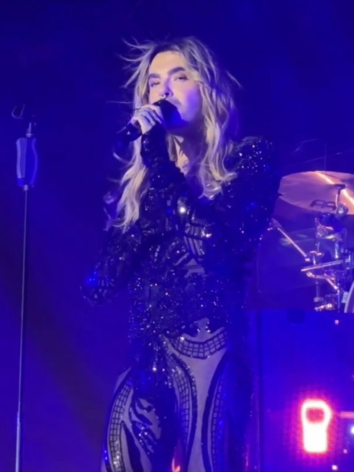 Tokio Hotel - World Behind My Wall Live (The Tour 2025) #tokiohotel #tokiohoteledit #tokiohoteledits #performance #fyp #foryoupage #music #musik #tokiohotellive #live #billkaulitz #tomkaulitz #tomkaulitzedit #billkaulitzedit #tokiohotelconcert #concert #concerts #performances #tokiohotelbill #tokiohotelbillkaulitz #tokiohoteltomkaulitz #tokiohoteltour #tokiohotelgeorg #tokiohotelgeorglisting #tokiohotelgustav #georg #gustav #tom #bill #viral #viralvideo #viralvideos #viralvideotiktok #videoviral #tv #TVShow #germany #deutschland #song #songs #billkaulitzedit #billkaulitzedits #georgtokiohotel #gustavtokiohotel #tomtokiohotel #billtokiohotel #billkaulitztokiohotel #tomkaulitztokiohotel #liveperformance #tokiohotelhumanoidcitylive2010 #tokiohotelhumanoid #humanoid #billandtom #billandtomkaulitz #tomandbill #tomandbillkaulitz #automatic #tokiohotelautomatic #helloimtalkingtoyou #throwback #springnicht #dontjump #dontjumptokiohotel #beyondtheworld #beyondtheworldtour #beyondtheworldtour2023 #springnichttokiohotel #tokiohoteltv #TVShow #tomsexual #billkaulitzsexual #sex #sexy #sexuality? #intime #geheimnis #geheimnisse #tokiohoteltv #throwbacks #porn #kaulitzhillssenfausholleywood #kaulitzhills #kaulitzhillspodcast #kaulitzhillssenfaushollywood #echo #echoawards #awards #awardshow #fullperformance #schrei #tokiohotelschrei #schreitokiohotel #tongue #dogsunleashed #dogsunleashedtokiohotel #ride #rides #Bike #riding #bikeride #painoflove #💔 #💔💔 #💔💔💔 #💔🥀 #liebe #lov #kampf #Nimo #konzert 