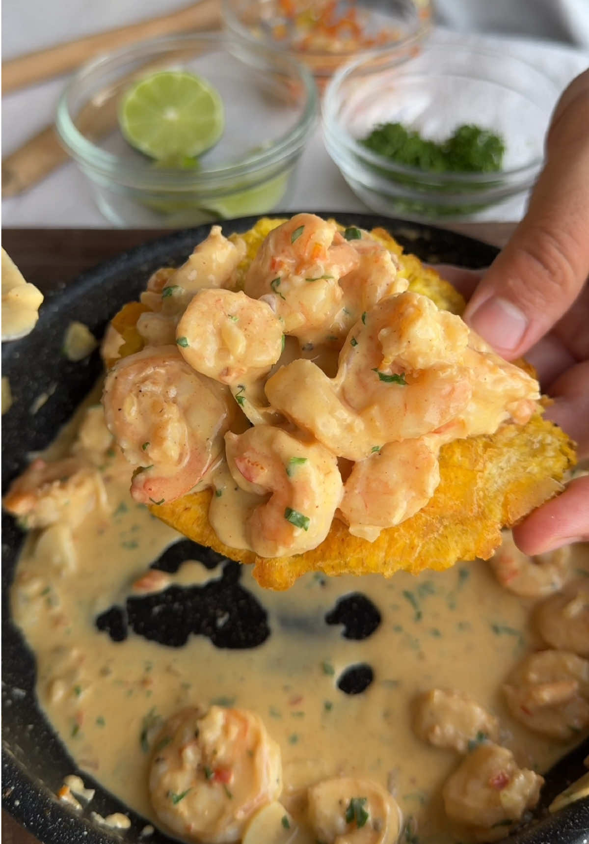 CAMARONES AL AJILLO 🍤 Si te gusto esta receta sígueme @danielgalvezfood 👨🏻‍🍳 Todas las dudas que tengas déjamelo saber en los comentarios y te ayudo 🙏 #danielgalvezfood #danielgalvezrecetas #recetasfaciles #recetascolombianas #camarones #camaronesalajillo #camaronescremosos #recetas 