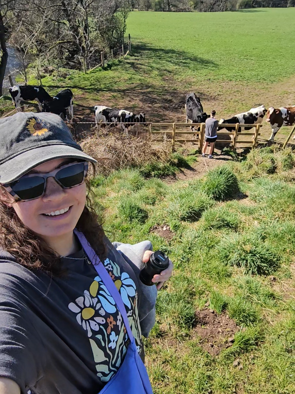 Spring is SPRINGING. 🌞🌼🌻 @Rach barbs 🇬🇧  #rudyardlake #leek #springwalk #hotgirlwalk #sunshine☀️ #sundayfunday #exploring #cowsoftiktok 