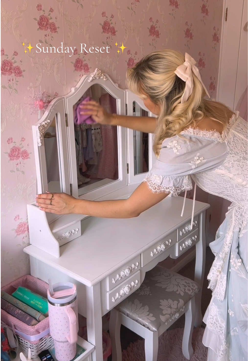 “Wasn’t this fun?!”🧼🧹✨ #sundayreset #sundaycleaning #cleaningreset #reset #cleaningtok #CleanTok #bedroomreset #cleaning #pinkaesthetic #barbieaesthetic #enchanted #disneyprincess 