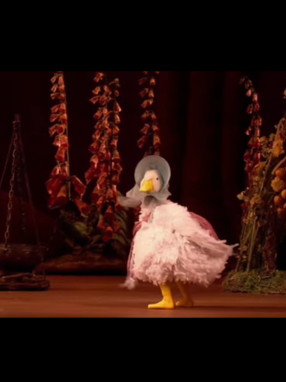 This duck is such a diva🎀 . . . #balletduck #talesofbeatrixpotter #jemimapuddleduck #frederickasthon #theroyalballet #theroyalballetcompany #ballerina #ballettiktok #balletvariation #balletdancer #balletcore #fyp #goodquality #ballettok #original #ballerinasoftiktok #softtok #balletfyp #originalcontent #ballerinaduck 