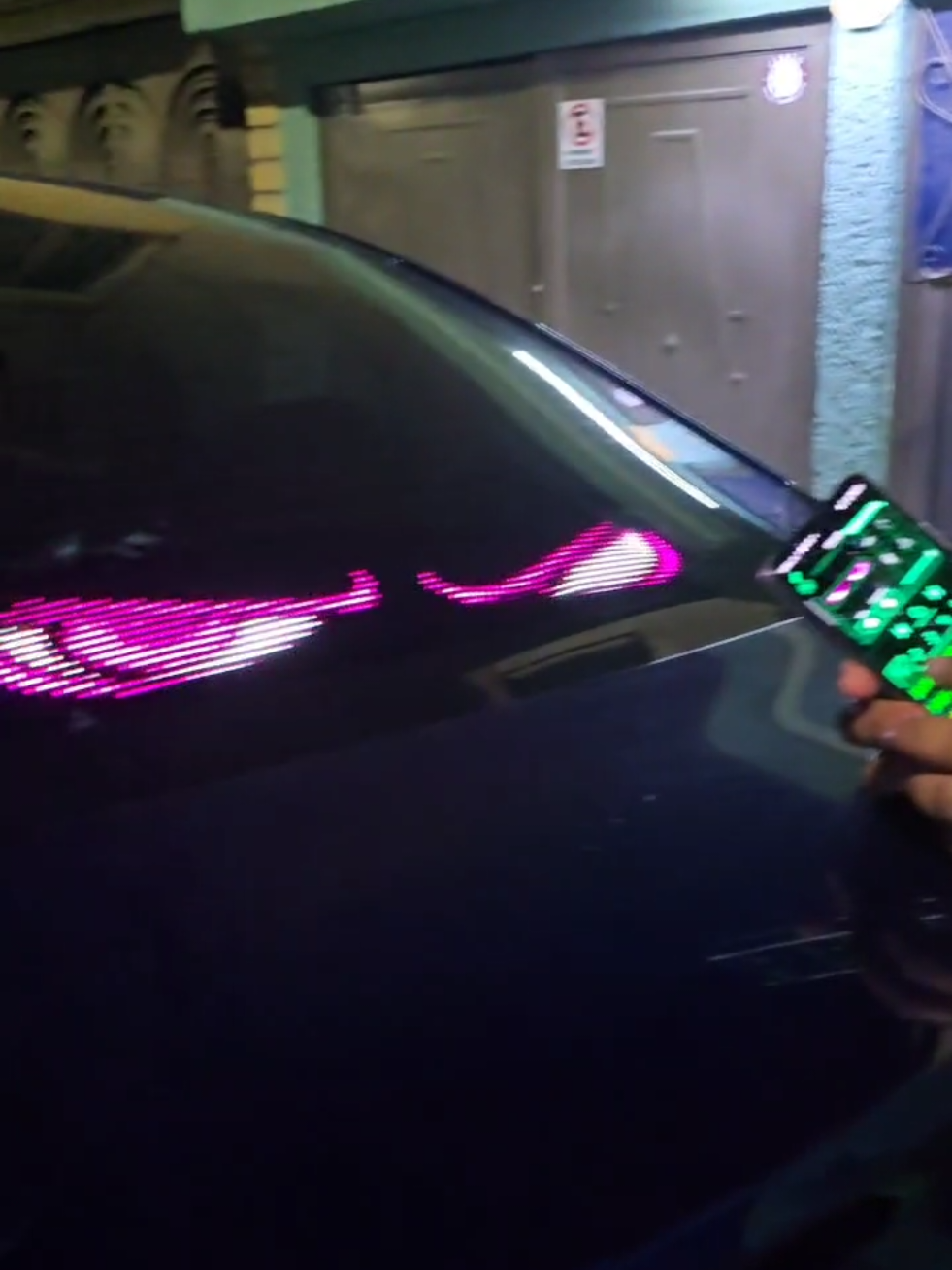 UniBoom Pantalla LED Suave HD con protección IP67 (agua/sol) -Control por APP y diseño personalizable de imágenes/texto jCompra 2 unidades y lleva GRATIS cargador de coche 120W de alta potencia! #tiktokshop #vamostiktokshop 