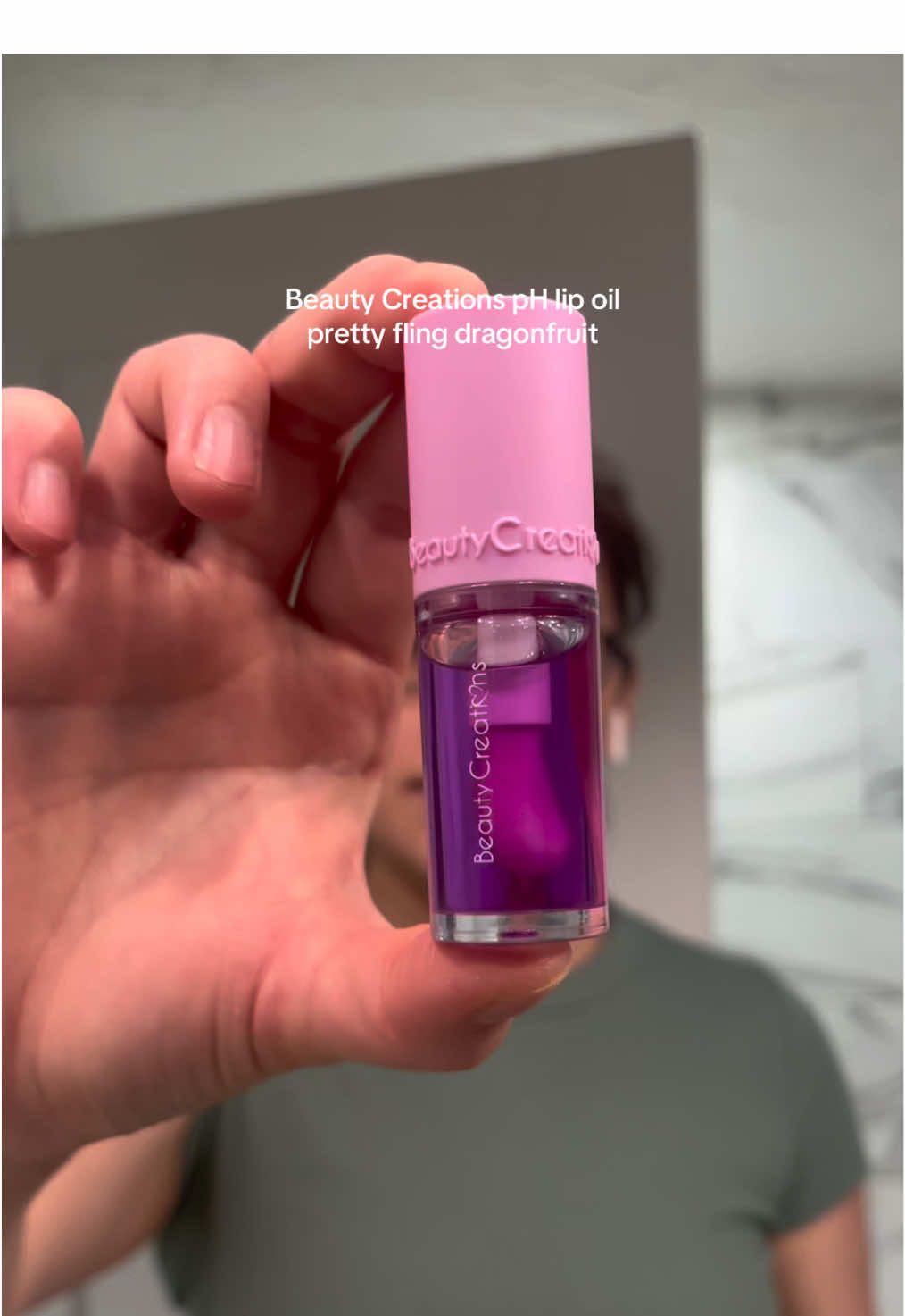 Love this pH lip oil! Smells so good too!👄🤍 #beautycreations #lipoil #phlipoil #lipproducts #beautycreationscosmetics #fyp 