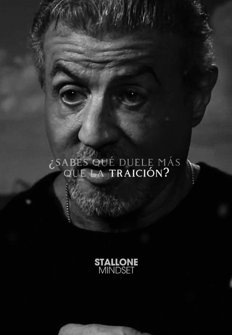 Parte 128 | Rodéate de paz, no de gente que disfraza su presencia de apoyo. 🎙️ Sylvester Stallone  #motivación #sylvesterstallone #rockybalboa #consejodevida #inspiracion #mindsetmotivation #stallonemindset #superacionpersonal 
