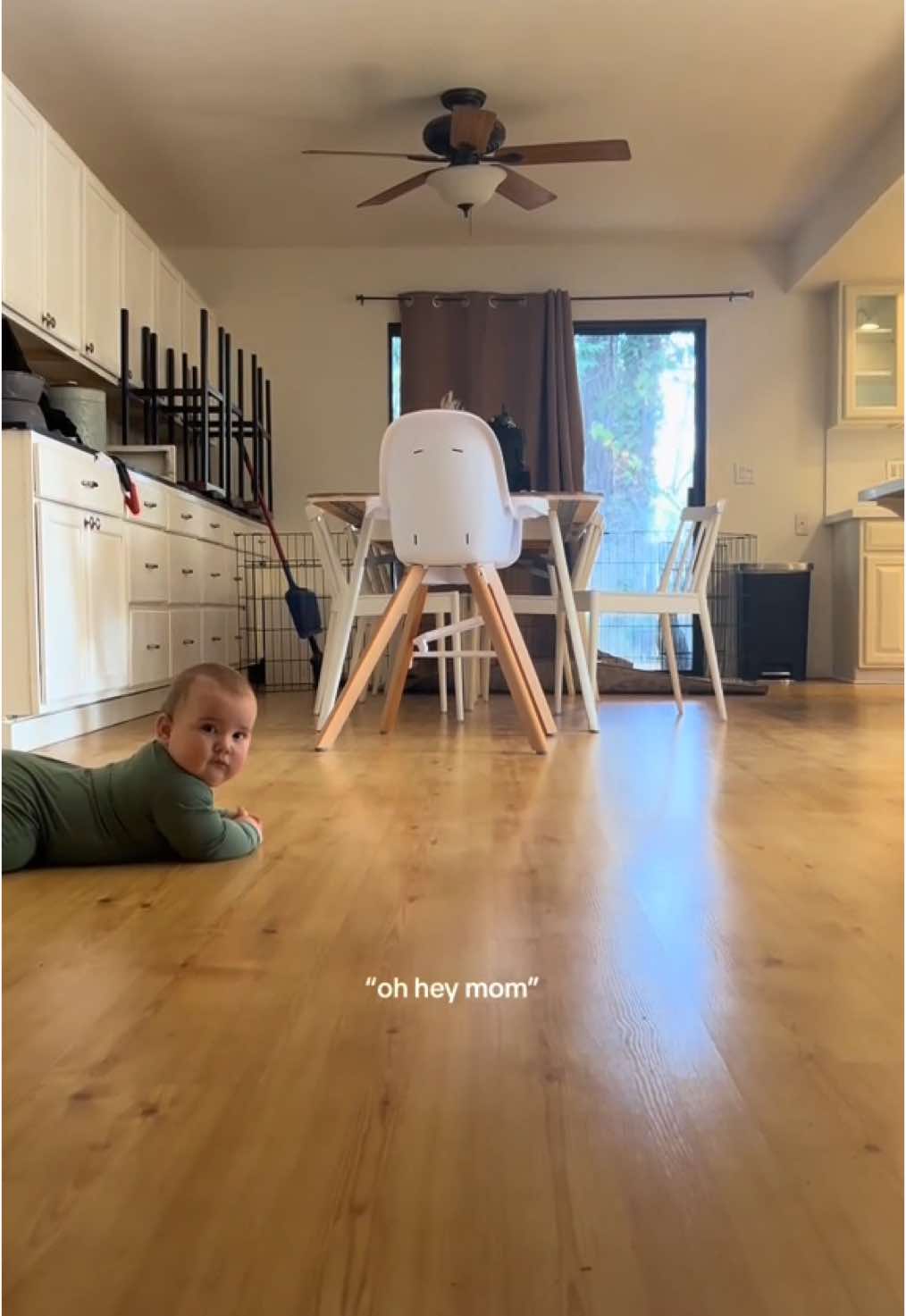 He’s on the move!!! Army crawling everywhereeee I’m so proud 😭😭🫶🏻🫶🏻  #crawlingbaby #firsttimemom #MomsofTikTok #fypシ #babiesoftiktok #fypシ゚viral 