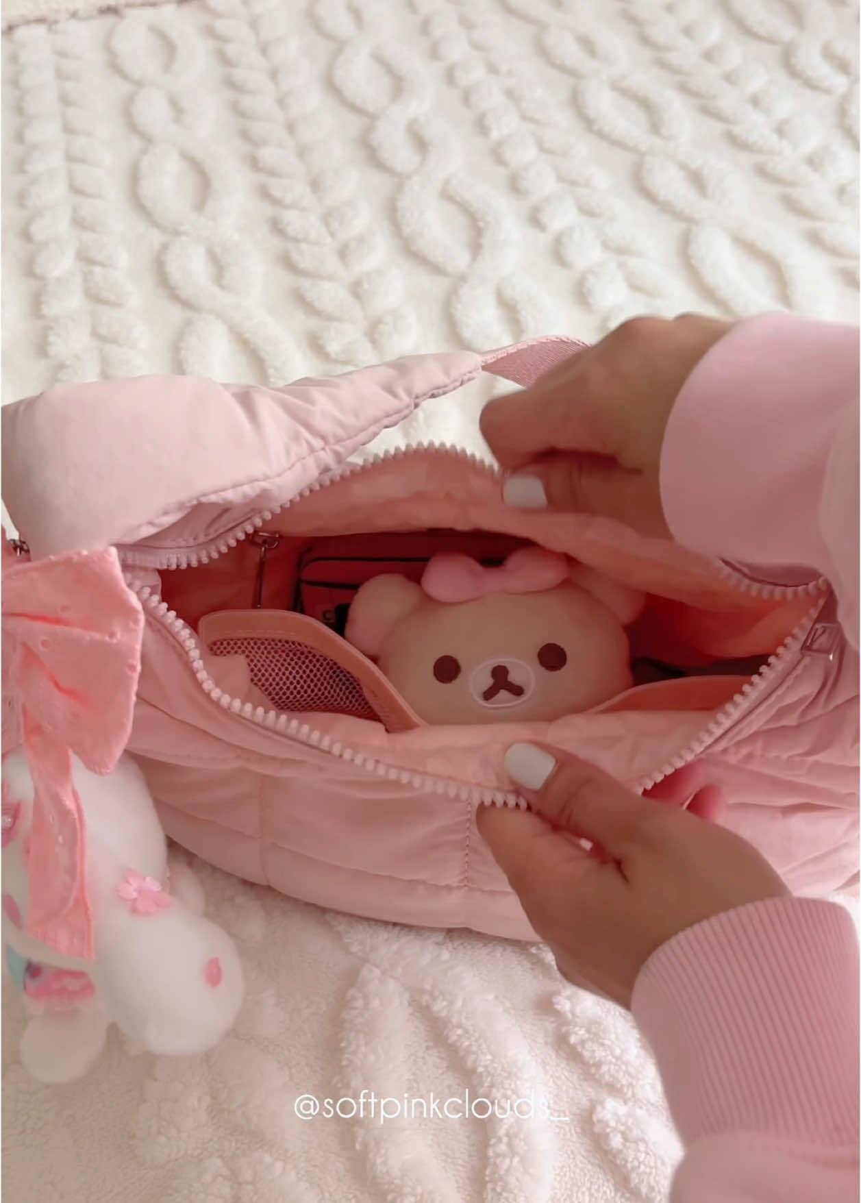 So spacious for such a small bag! 🎀✨ #asmr#sounds#whatsinmybag#whatsinmypurse#packwithme#organize#girly#cute#cuteaesthetic#softgirl#aesthetic @WESTBRONCO 