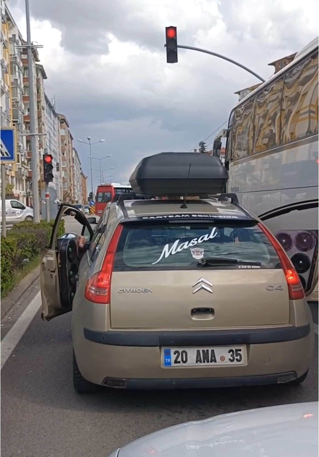 İzmir’in Bıyık’ı Varsa Eskişehir’in Dede’si Var✌️ #modifiye #car #carteameskişehir #carteamafyon #emirdağ #eskişehir #afyon #uşak #sessistemi #kapısessistemi #forx #dragster #mobass #jameson #araba #bıyık #ritim #izmirritim 