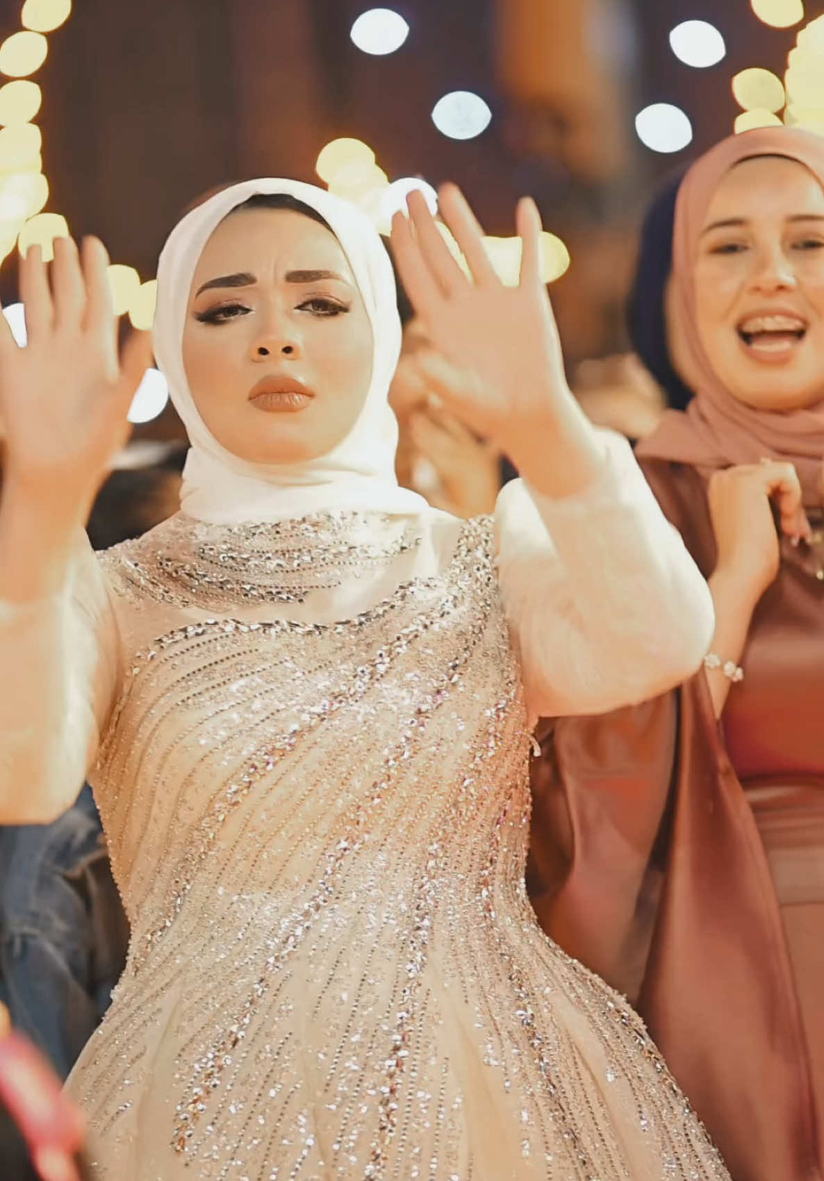 اصغر عروسة واهدى عروسة 😂😂😍