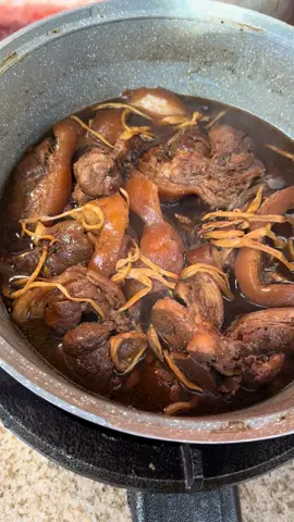 Paksiw na pata #paksiwnapata #paksiw #pata #lunch #lunchideas #cooking #cookingtiktok #everyone #food 