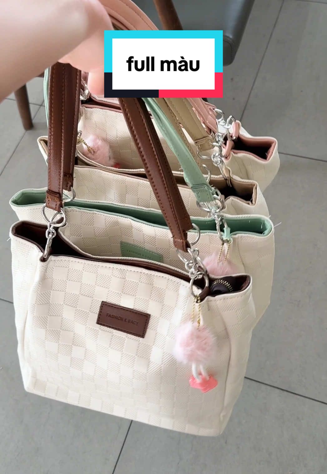 Mở bán túi công sở tặng kèm charm gấu xinh#tuicongso #tuixachnu #tuidep #quyentuixach #xuhuong #trending #mienphivanchuyen 