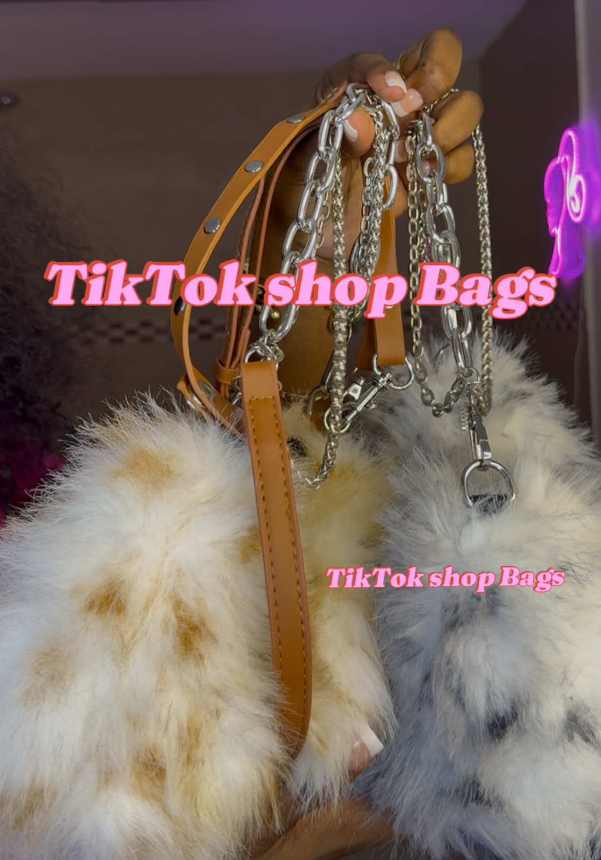 Howwwwww cute omggggg  Love me a cute bag Pregnancy got my skin breaking out not too much on me plzzz#tiktokshop #tiktokshopaffiliate #fypage #viralproduct #tiktokshop #tiktokshopfinds #affiliate 