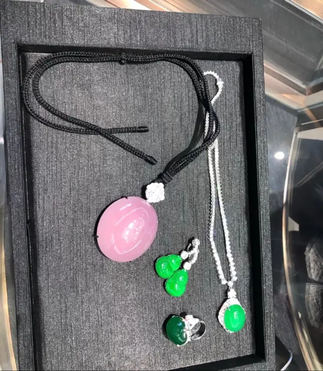 #翡翠 粉绿都喜欢😘