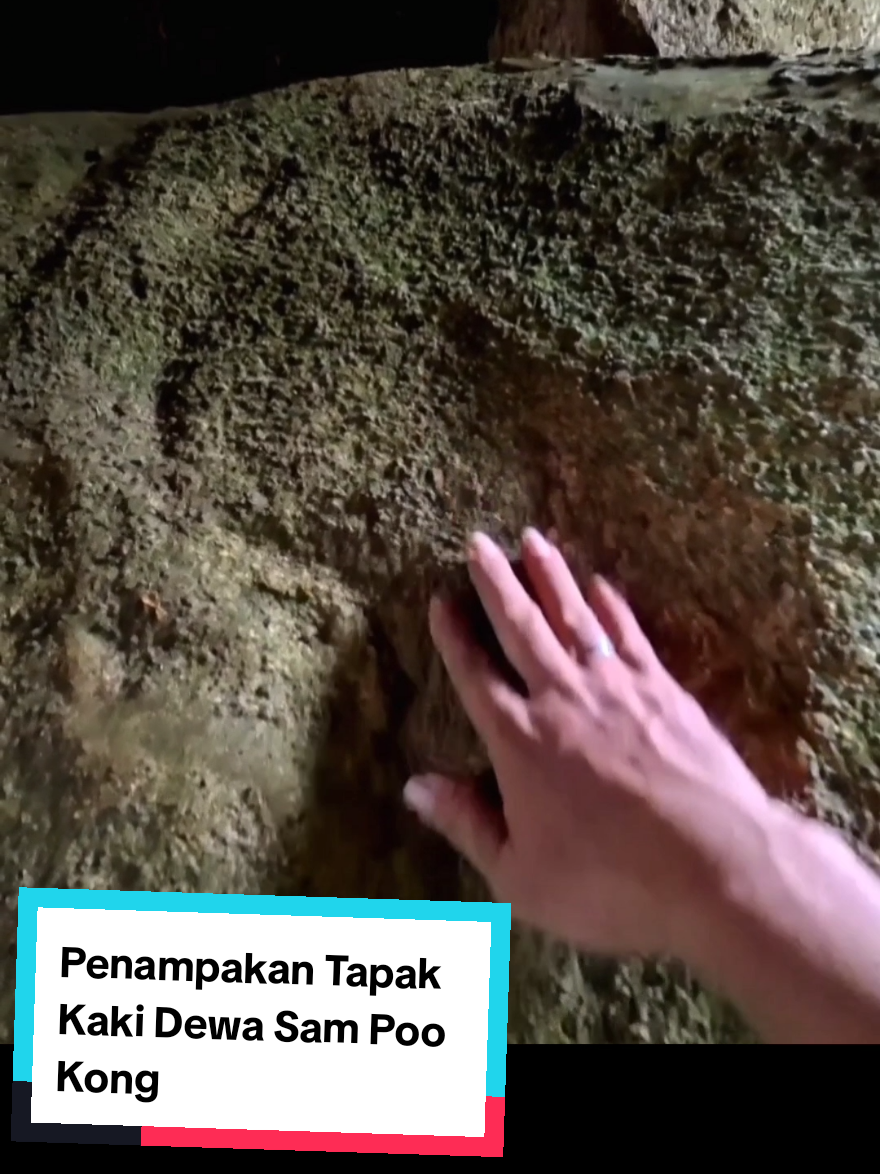 Tapak Kaki Dewa Sam Poo Kong. #laksananachengho #vlogging 